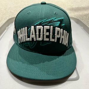 Awesome Fitted (7 1/2) Philadelphia Eagles New Era Hat. Retro!!!